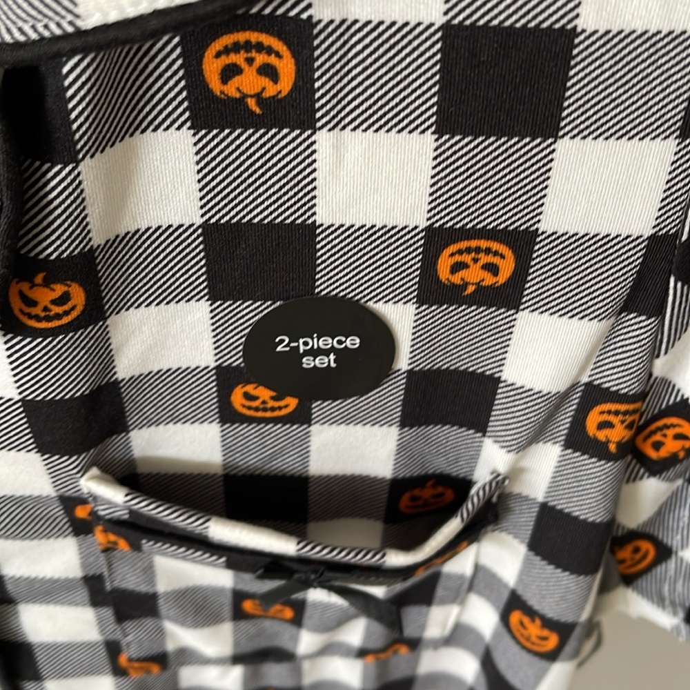 SALE! Spooky Night Black/White/Orange "Checker Board & Pumpkins PJ Short Set - Picture 3 of 6
